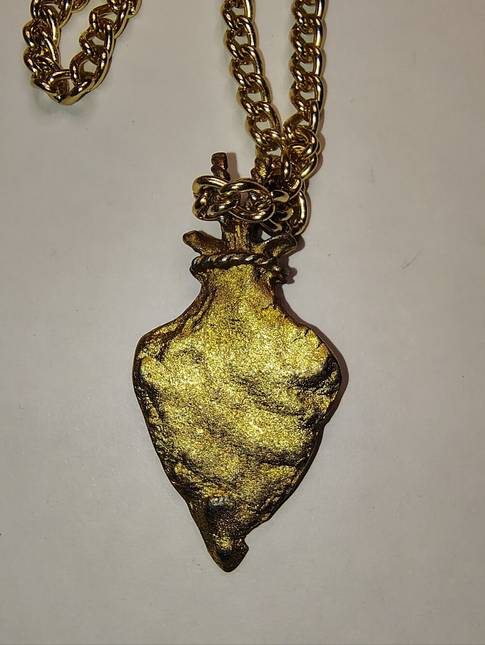 Vintage Gold Tone Native American Profile Pendant Necklace - Picture 3 of 3